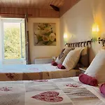 Logis Des Lauriers Roses Guest house Marennes (Charente-Maritime)