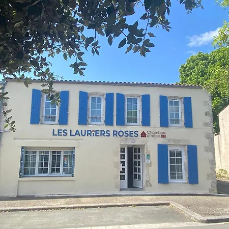 Logis Des Lauriers Roses Guest house