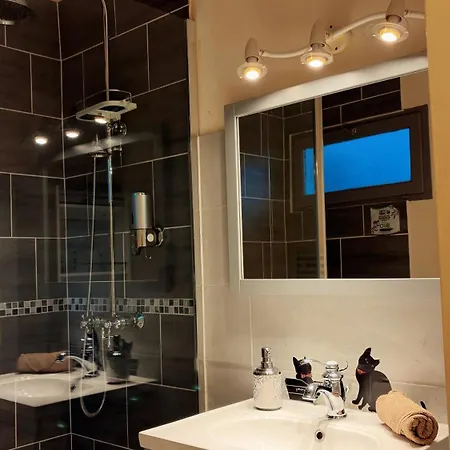 Logis Des Lauriers Roses Konukevi