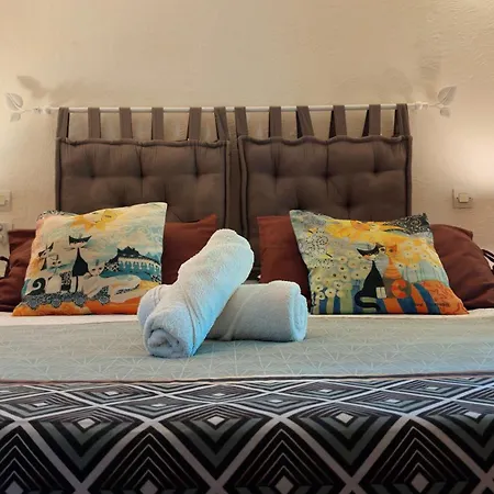 بيت ضيافة Logis Des Lauriers Roses 3*