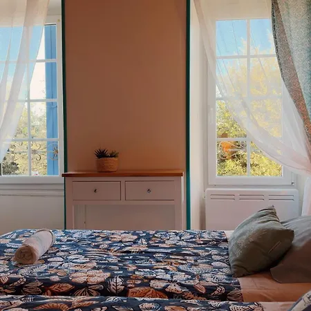 بيت ضيافة Logis Des Lauriers Roses 3*