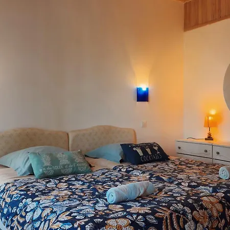 Logis Des Lauriers Roses Marennes (Charente-Maritime)