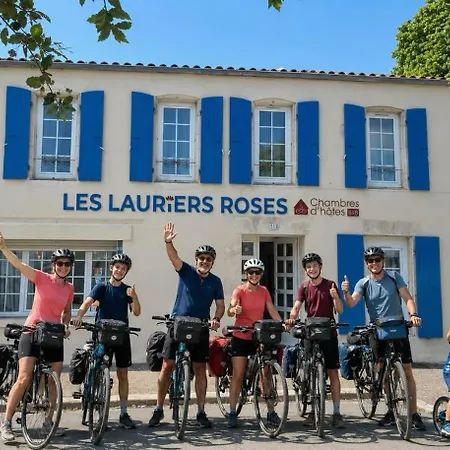 Logis Des Lauriers Roses 3*